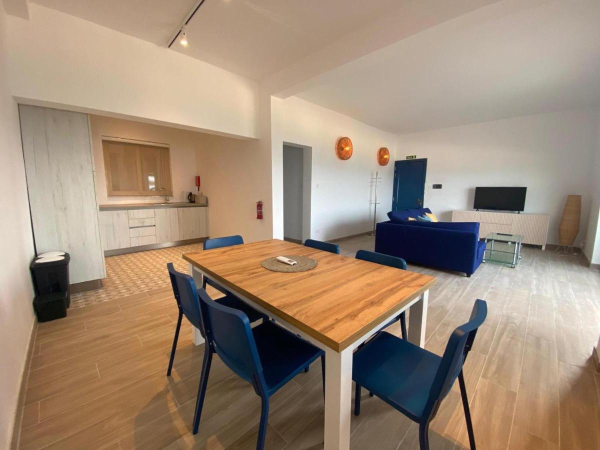 Beachfront Sliema Apartment Kültér fotó