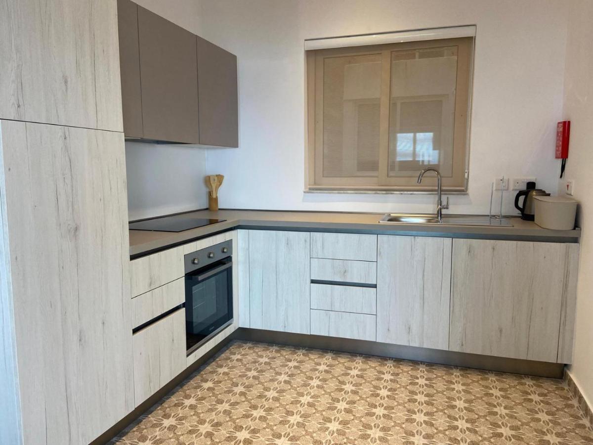 Beachfront Sliema Apartment Kültér fotó
